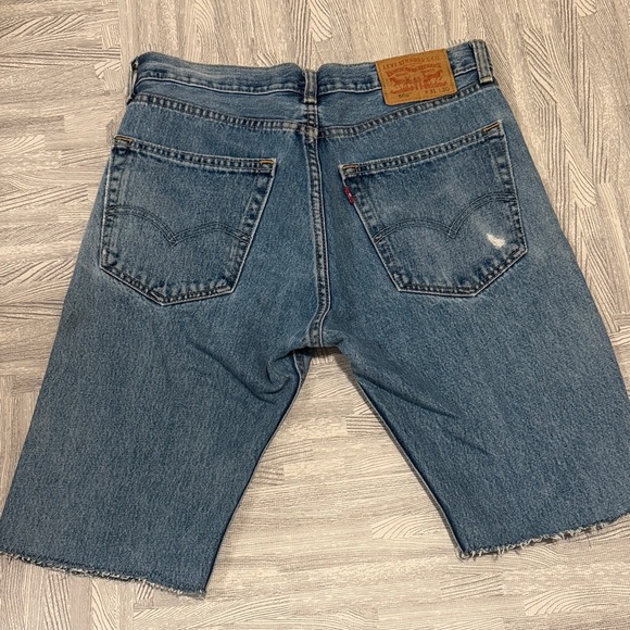 Vintage Levi’s 505s Blue Denim Cutoff Shorts - Picture 9 of 10